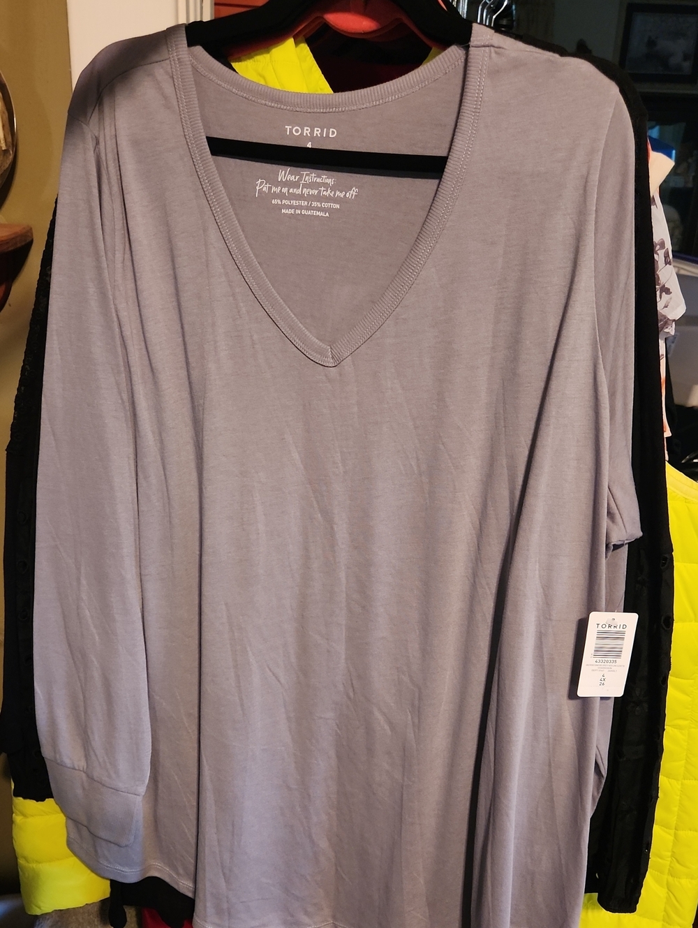 Torrid 4 Light Grey V-Neck Long Sleeve Top